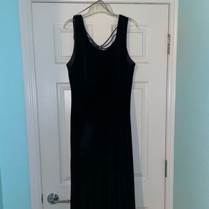 LONG FORMAL DRESS